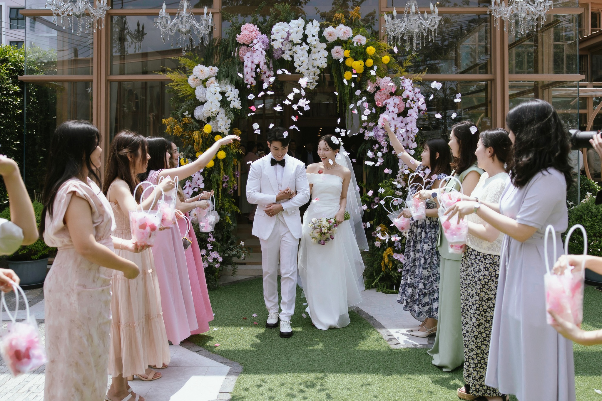 คู่มือเลือก สถานที่จัดงานแต่งงาน ที่ตอบโจทย์ทุกขนาดงาน พร้อมแนะนำ 3 โลเคชั่นยอดนิยม