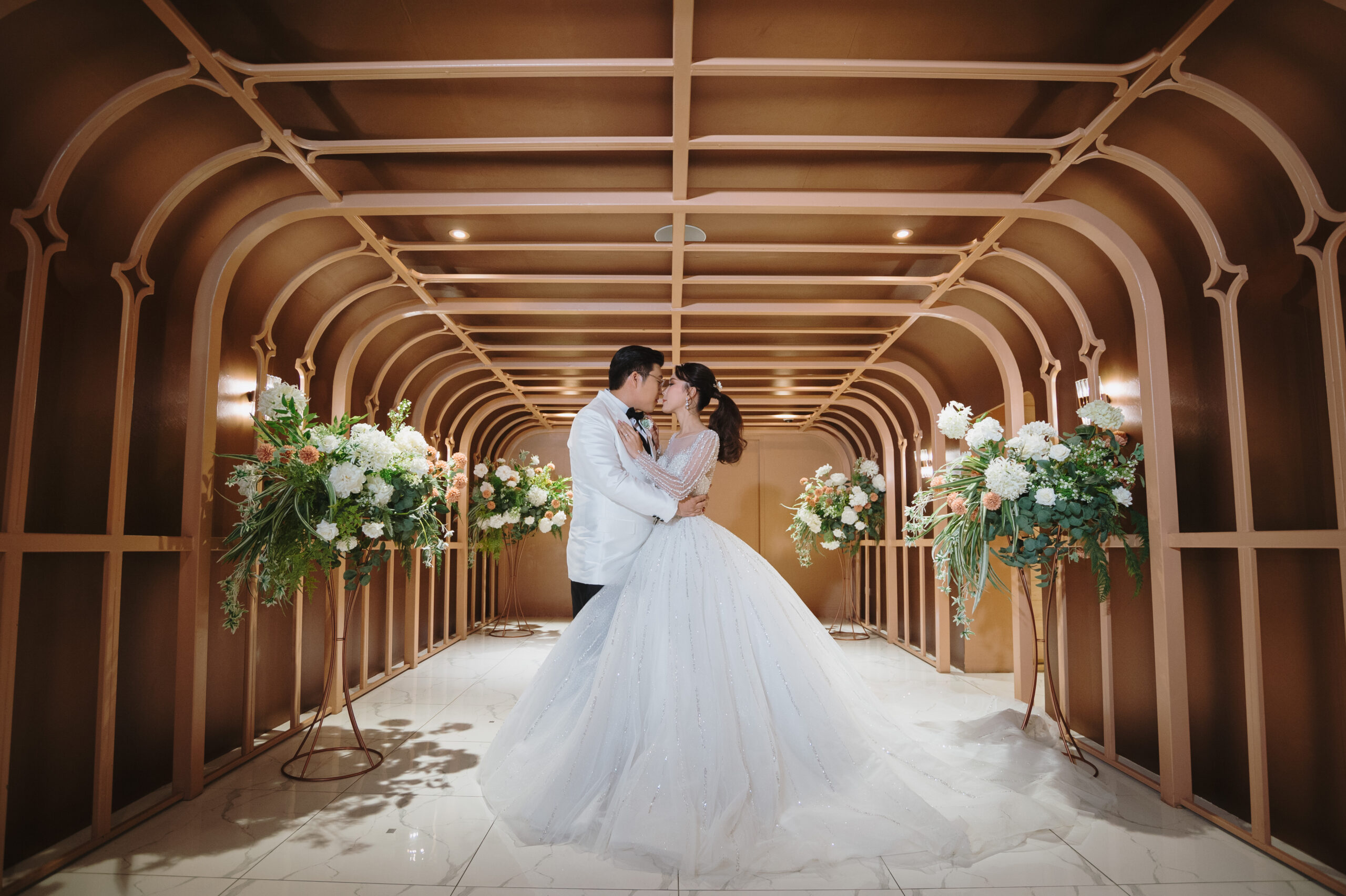 การเลือก ชุดแต่งงาน ให้เหมาะกับสไตล์เจ้าสาว พร้อมไอเดียชุดเจ้าสาวมินิมอลสำหรับวันสำคัญ