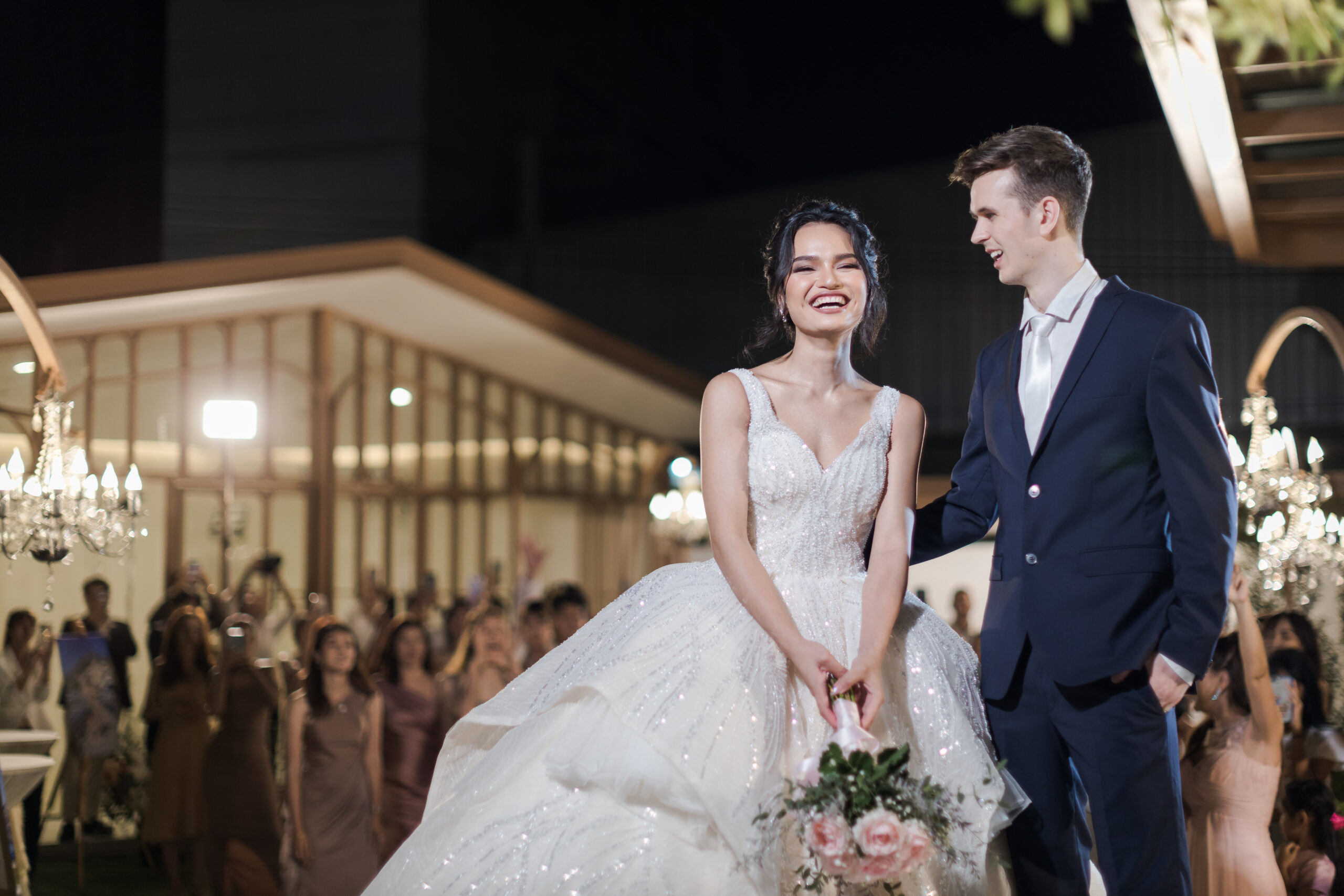 การเลือก ชุดแต่งงาน ให้เหมาะกับสไตล์เจ้าสาว พร้อมไอเดียชุดเจ้าสาวมินิมอลสำหรับวันสำคัญ